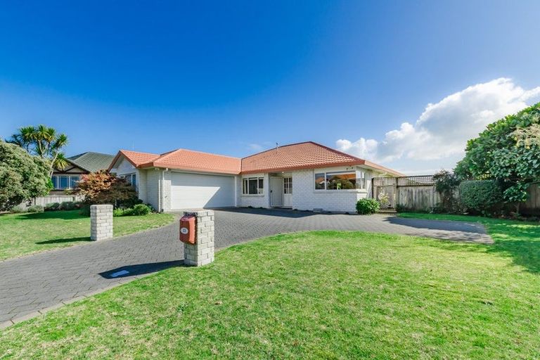 Photo of property in 23 Kotuku Drive, Paraparaumu Beach, Paraparaumu, 5032