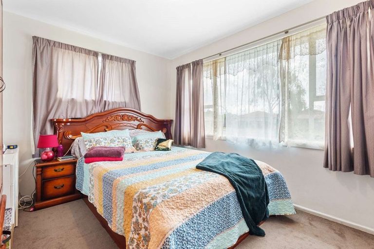 Photo of property in 1 Ronald Place, Manurewa, Auckland, 2102