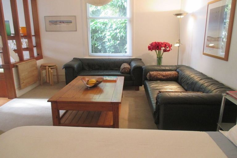 Photo of property in 25 Princes Street, Northcote Point, Auckland, 0627