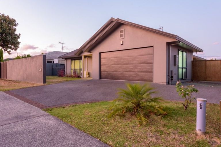 Photo of property in 6 Stableford Drive, Pyes Pa, Tauranga, 3112