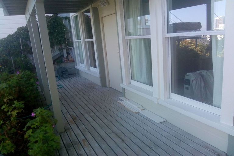 Photo of property in 28 Talavera Terrace, Kelburn, Wellington, 6012