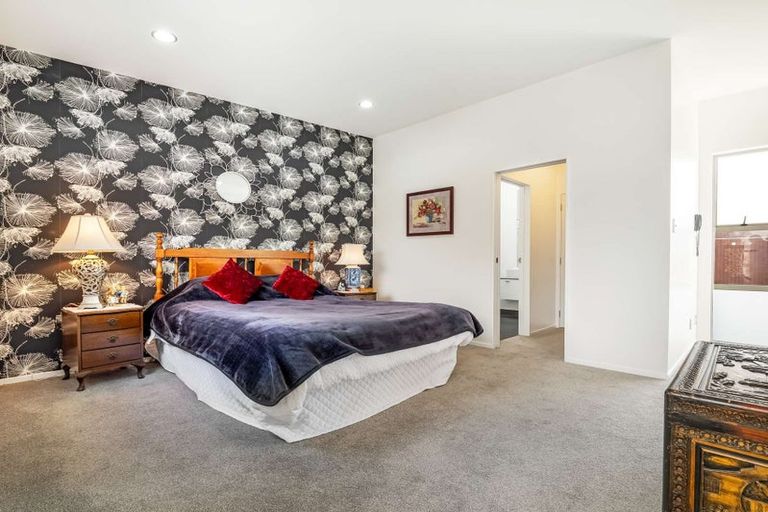 Photo of property in 76g Edmonton Road, Henderson, Auckland, 0612