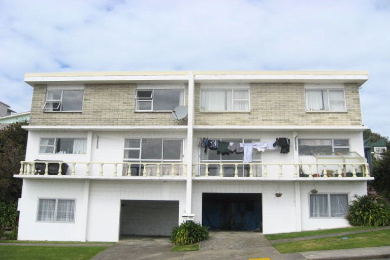 Photo of property in 27c Port View Crescent, Moturoa, New Plymouth, 4310
