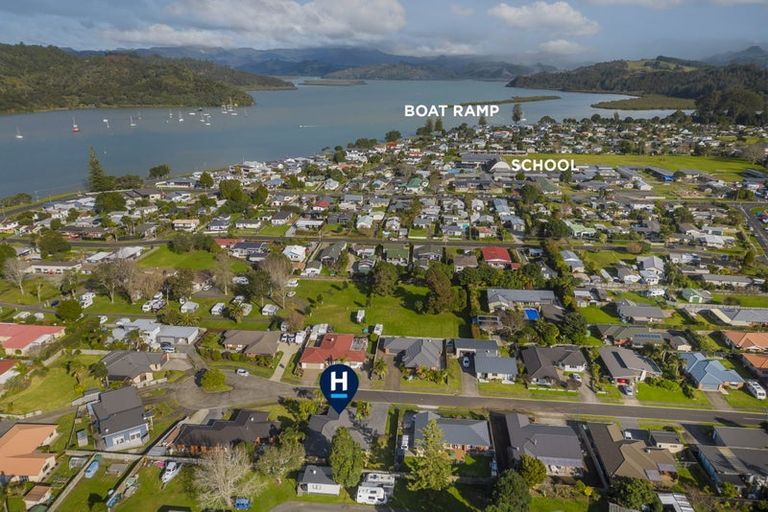 Photo of property in 11 Cobham Lane, Whitianga, 3510