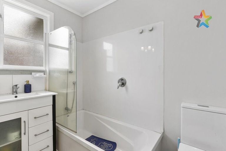 Photo of property in 16 Shearer Crescent, Naenae, Lower Hutt, 5011