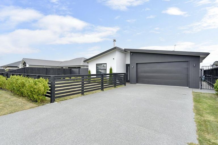 Photo of property in 28 Tara Crescent, Woodend, 7610