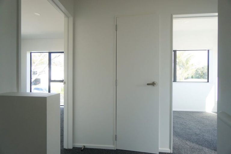 Photo of property in 1/22 Takapu Street, Henderson, Auckland, 0612