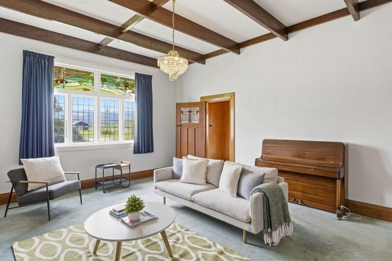 Photo of property in 225 Kuku Beach Road, Kuku, Manakau, 5570