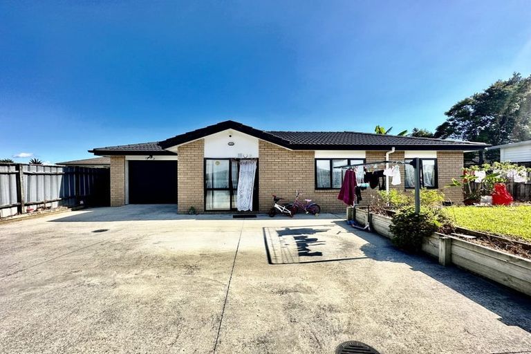 Photo of property in 37 Alabaster Drive, Papatoetoe, Auckland, 2025