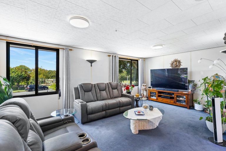Photo of property in 15 Marinich Drive, Ranui, Auckland, 0612