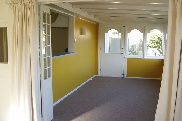 Photo of property in 74 Clarence Road, Northcote Point, Auckland, 0627