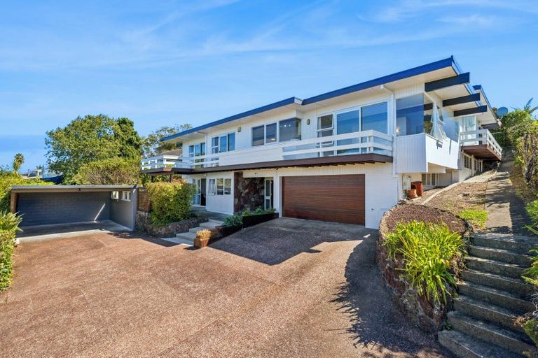 Photo of property in 13 Carlisle Road, Torbay, Auckland, 0630