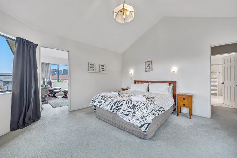 Photo of property in 19 Belleaire Court, West Harbour, Auckland, 0618