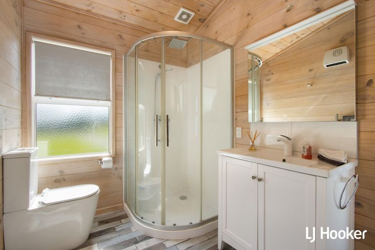 Photo of property in 28 Sandleigh Drive, Athenree, Katikati, 3177