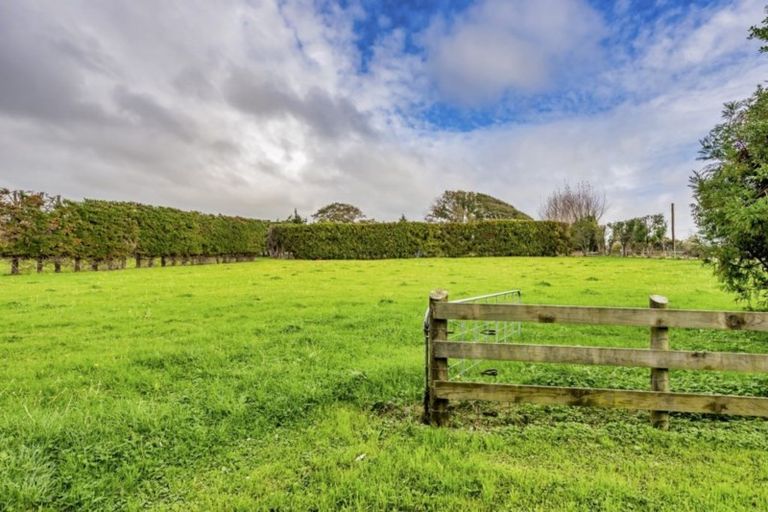 Photo of property in 104 Hoggs Road, Kuku, Levin, 5570