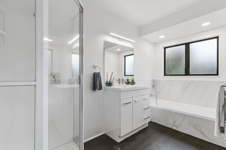 Photo of property in 1/75 Gosford Drive, Botany Downs, Auckland, 2010