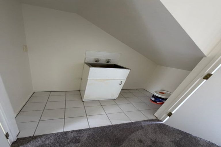 Photo of property in Lynn Park Terrace, 10/12 Ambrico Place, New Lynn, Auckland, 0600