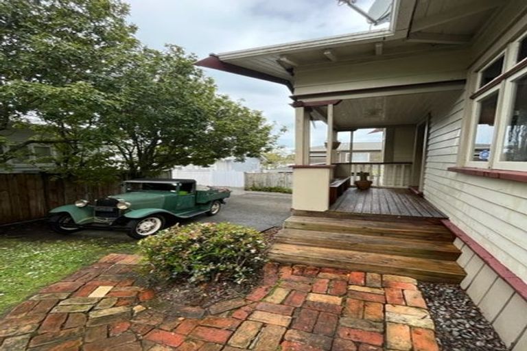 Photo of property in 19b Stafford Road, Northcote Point, Auckland, 0627