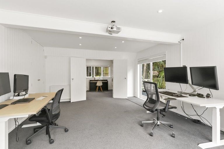 Photo of property in 17a Delhi Crescent, Khandallah, Wellington, 6035