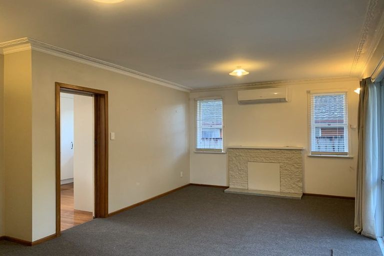 Photo of property in 50 Edmonton Road, Henderson, Auckland, 0612