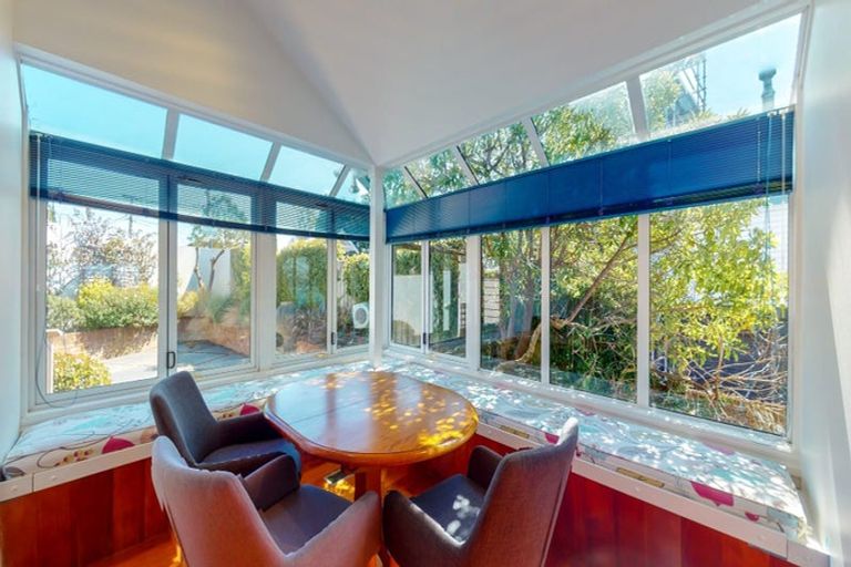 Photo of property in 4 Robieson Street, Roseneath, Wellington, 6011