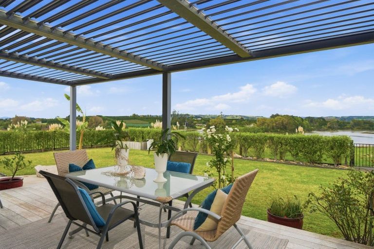 Photo of property in Waterview Estate, 28/4 Greystone Place, Omokoroa, 3114