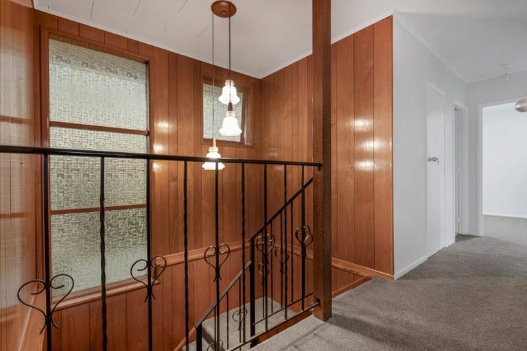 Photo of property in 15 Burbridge Road, Favona, Auckland, 2024