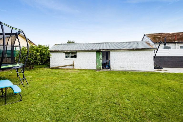 Photo of property in 19 Clifford Street, Hawera, 4610