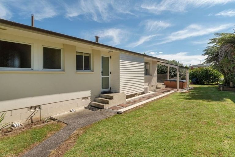 Photo of property in 11 Kaharoa Avenue, Omokoroa, 3114