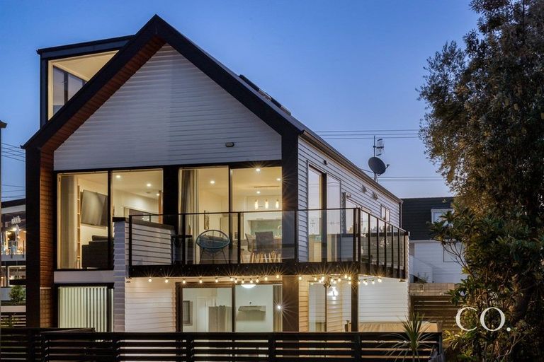 Photo of property in 1 Karewa Parade, Papamoa Beach, Papamoa, 3118