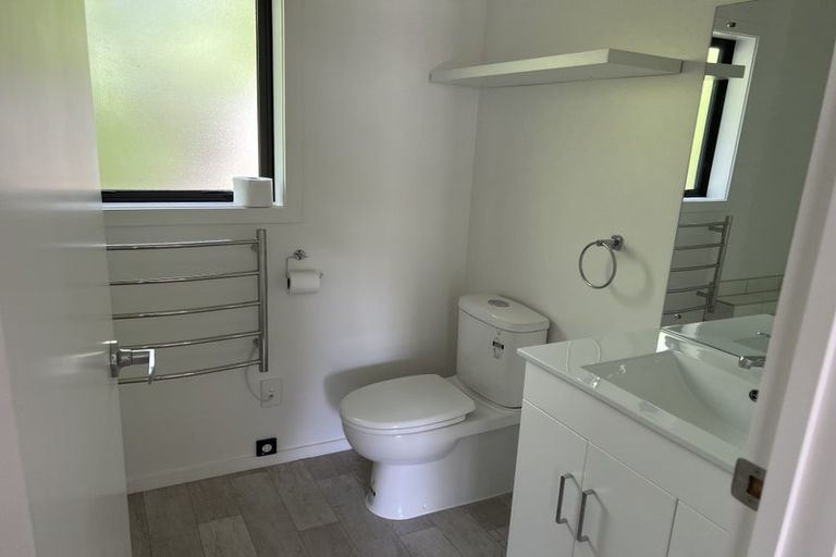 Photo of property in 40 Trinidad Road, Sunnynook, Auckland, 0620