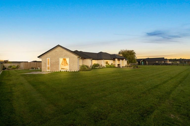 Photo of property in 44 Seachange Drive, Leamington, Cambridge, 3432