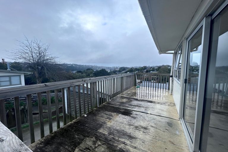 Photo of property in 42 Tamahere Drive, Glenfield, Auckland, 0629