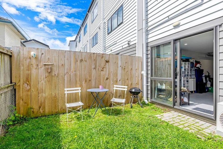 Photo of property in 1/45 Dale Crescent, Pakuranga, Auckland, 2010