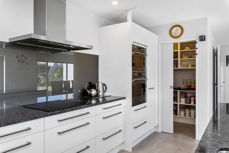 Photo of property in 242 Peka Peka Road, Peka Peka, Waikanae, 5391