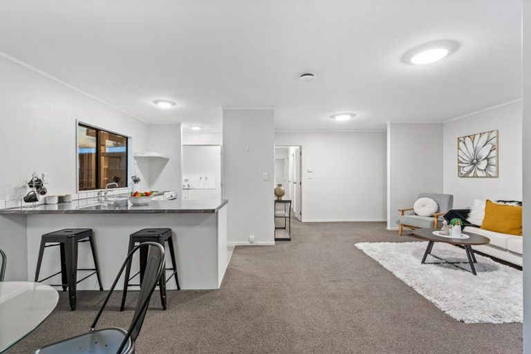 Photo of property in 5 Posa Avenue, Henderson, Auckland, 0612