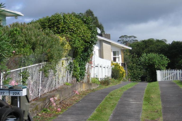 Photo of property in 2/22 Glendene Avenue, Glendene, Auckland, 0602