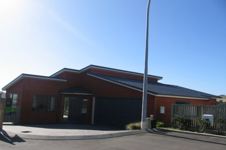 Photo of property in 37 Hawtrey Terrace, Churton Park, Wellington, 6037