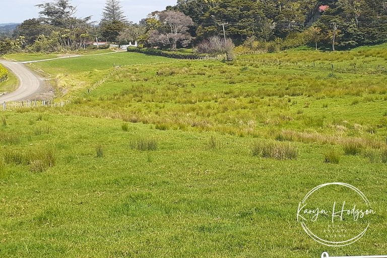 Photo of property in 71 Matakohe Road East, Matakohe, 0593