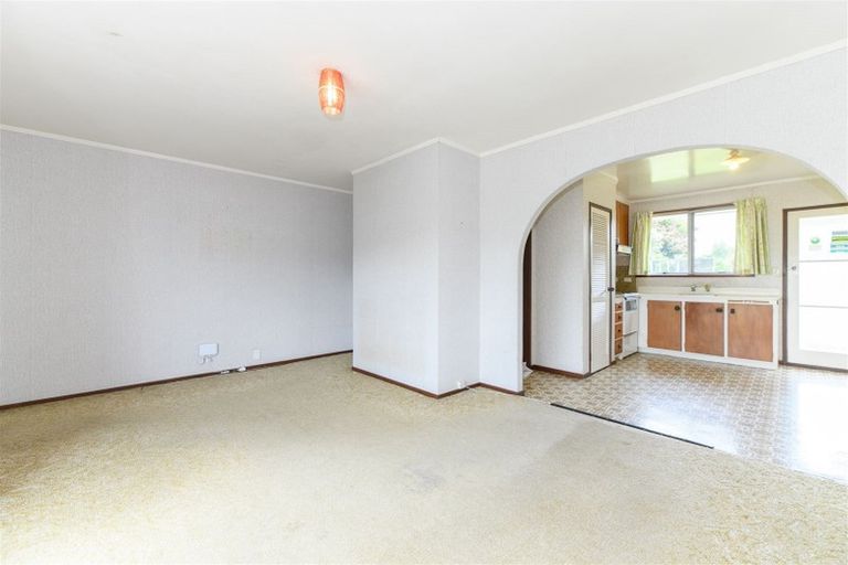 Photo of property in 2/558 Swanson Road, Ranui, Auckland, 0612