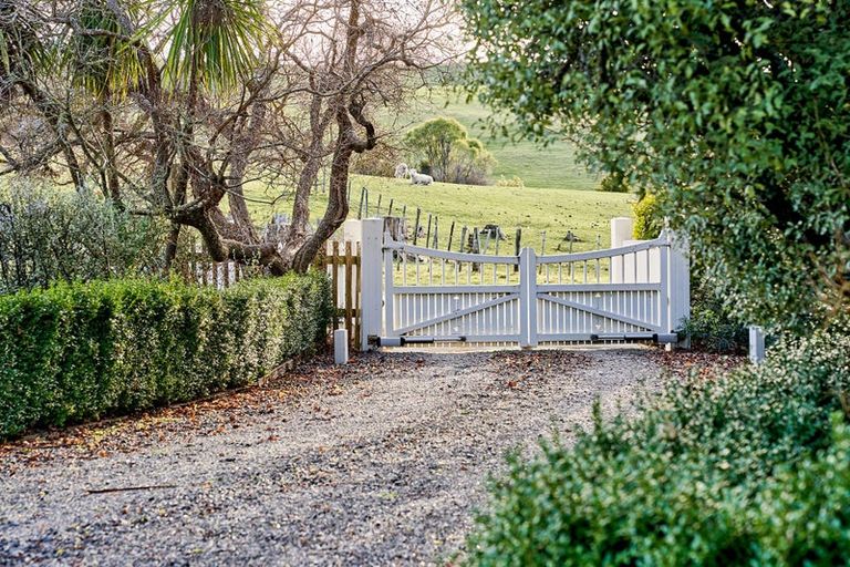 Photo of property in 460 Te Wharau, Admiral Hill, Gladstone, 5883