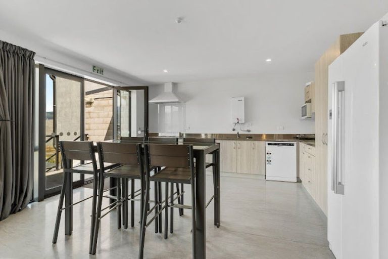 Photo of property in 16 Silverstone Drive, Cromwell, 9384