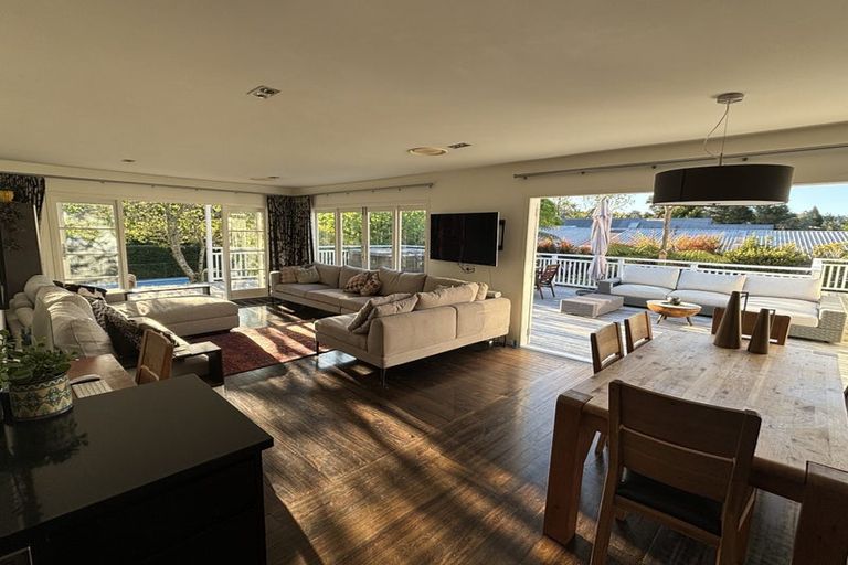 Photo of property in 47 Churchouse Road, Greenhithe, Auckland, 0632