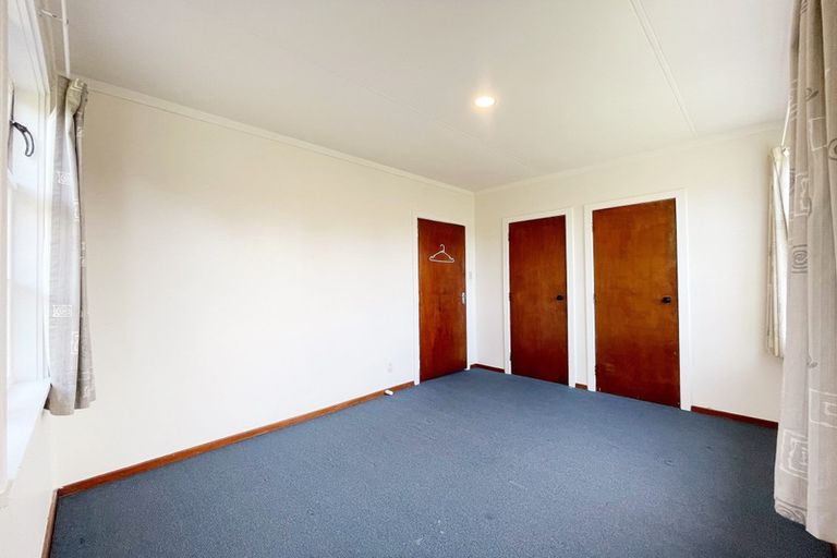 Photo of property in 34 Titirangi Road, New Lynn, Auckland, 0600