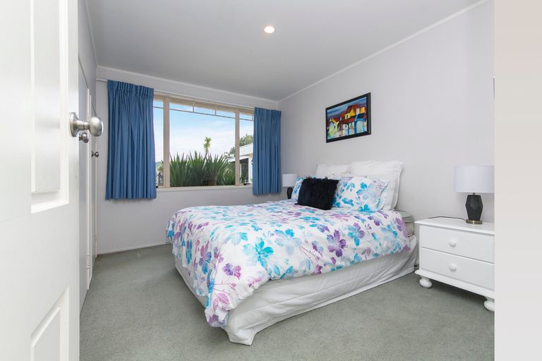 Photo of property in 33 Elliot Street, Riverhead, 0820