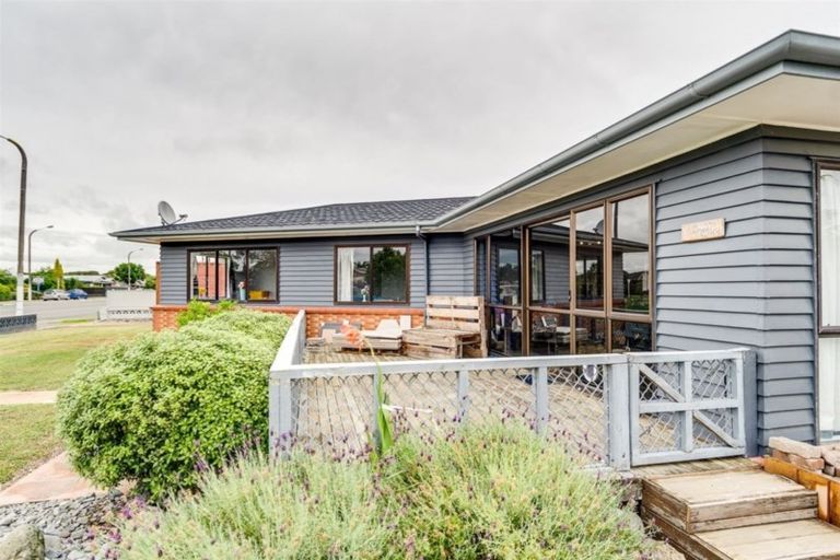 Photo of property in 22 Taradale Road, Marewa, Napier, 4110