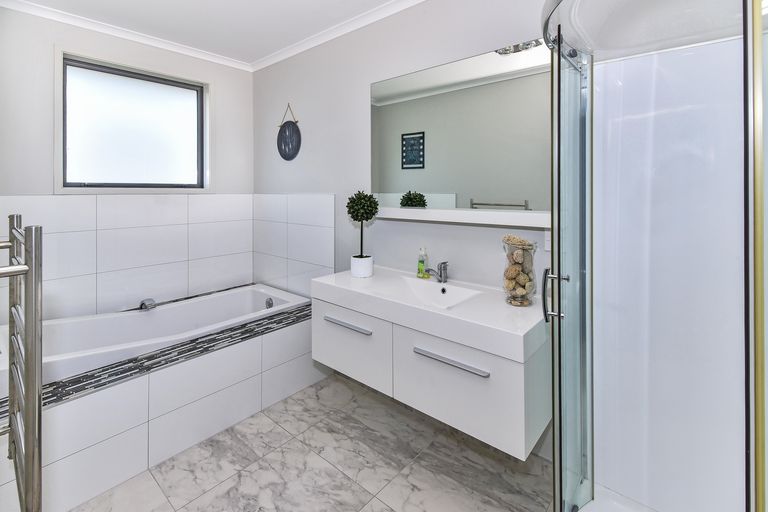 Photo of property in 17 Mark Ball Drive, Pokeno, 2402