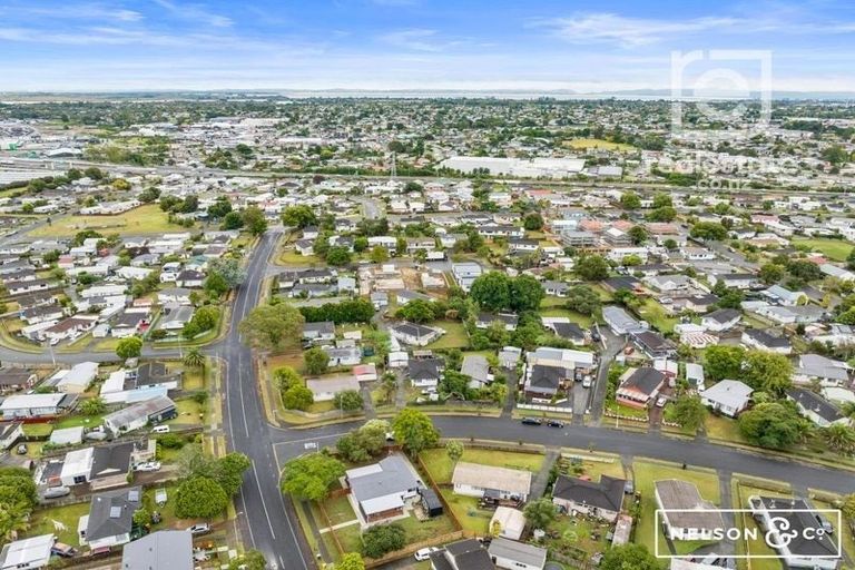 Photo of property in 3 Limond Street, Randwick Park, Auckland, 2105