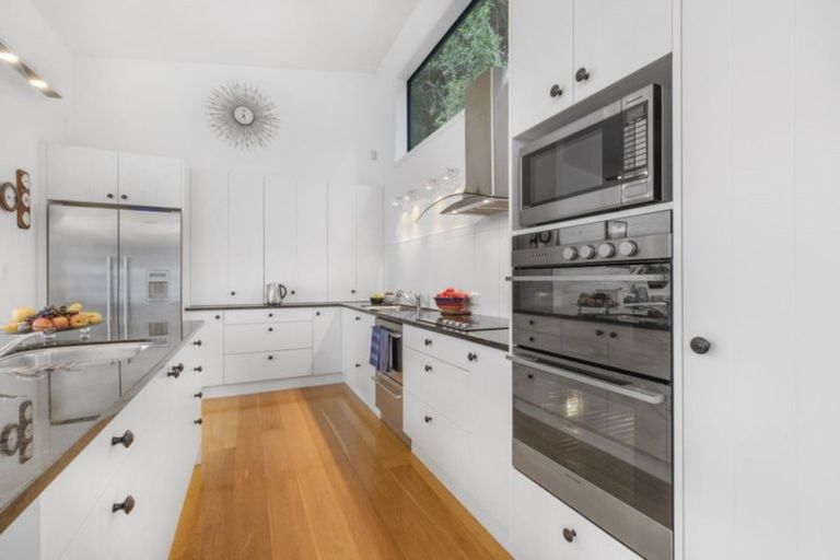 Photo of property in 177 Kawakawa Bay Coast Road, Kawakawa Bay, Papakura, 2585