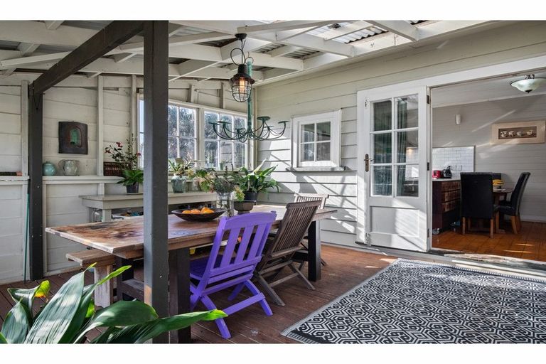 Photo of property in 404 Awhitu Central Road, Awhitu, Waiuku, 2684